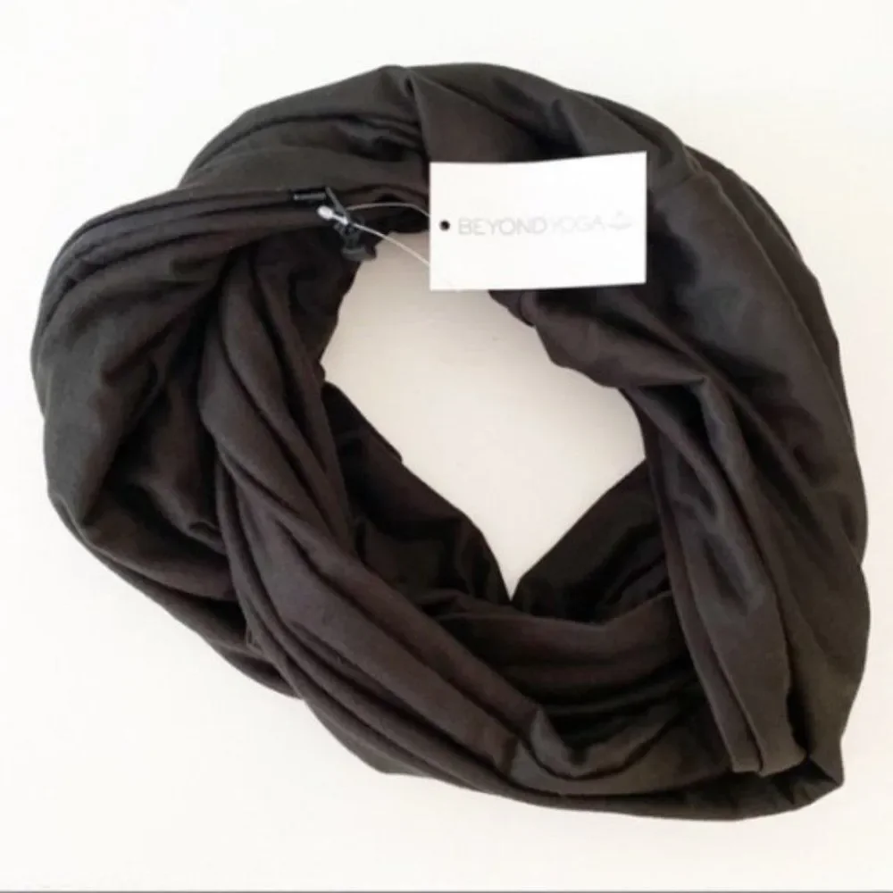 NWT Beyond Yoga Infinity Hidden Pocket Scarf